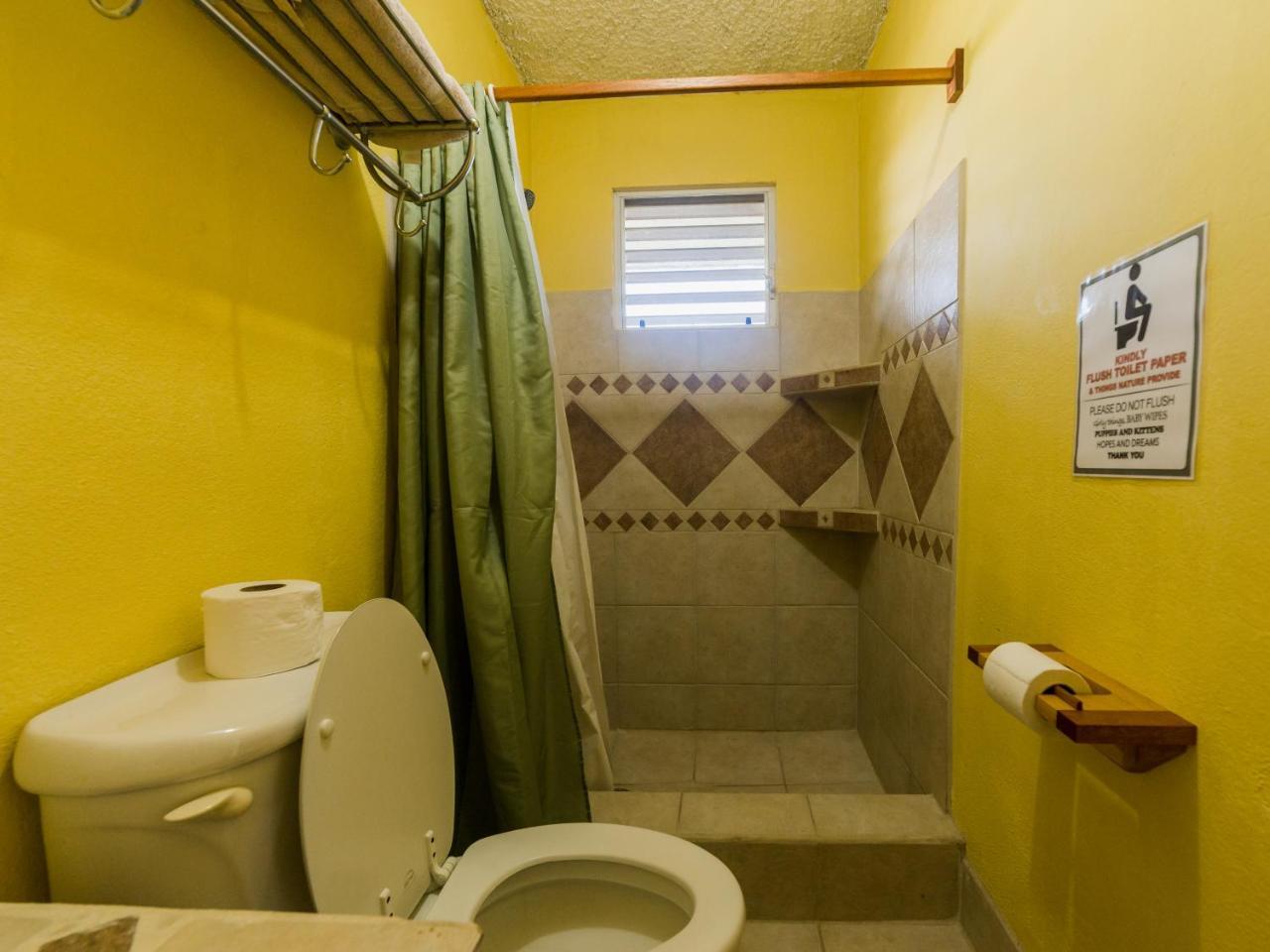 A Piece Of Ground Hostel Punta Gorda Εξωτερικό φωτογραφία