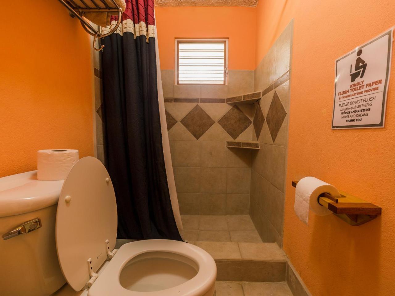 A Piece Of Ground Hostel Punta Gorda Εξωτερικό φωτογραφία