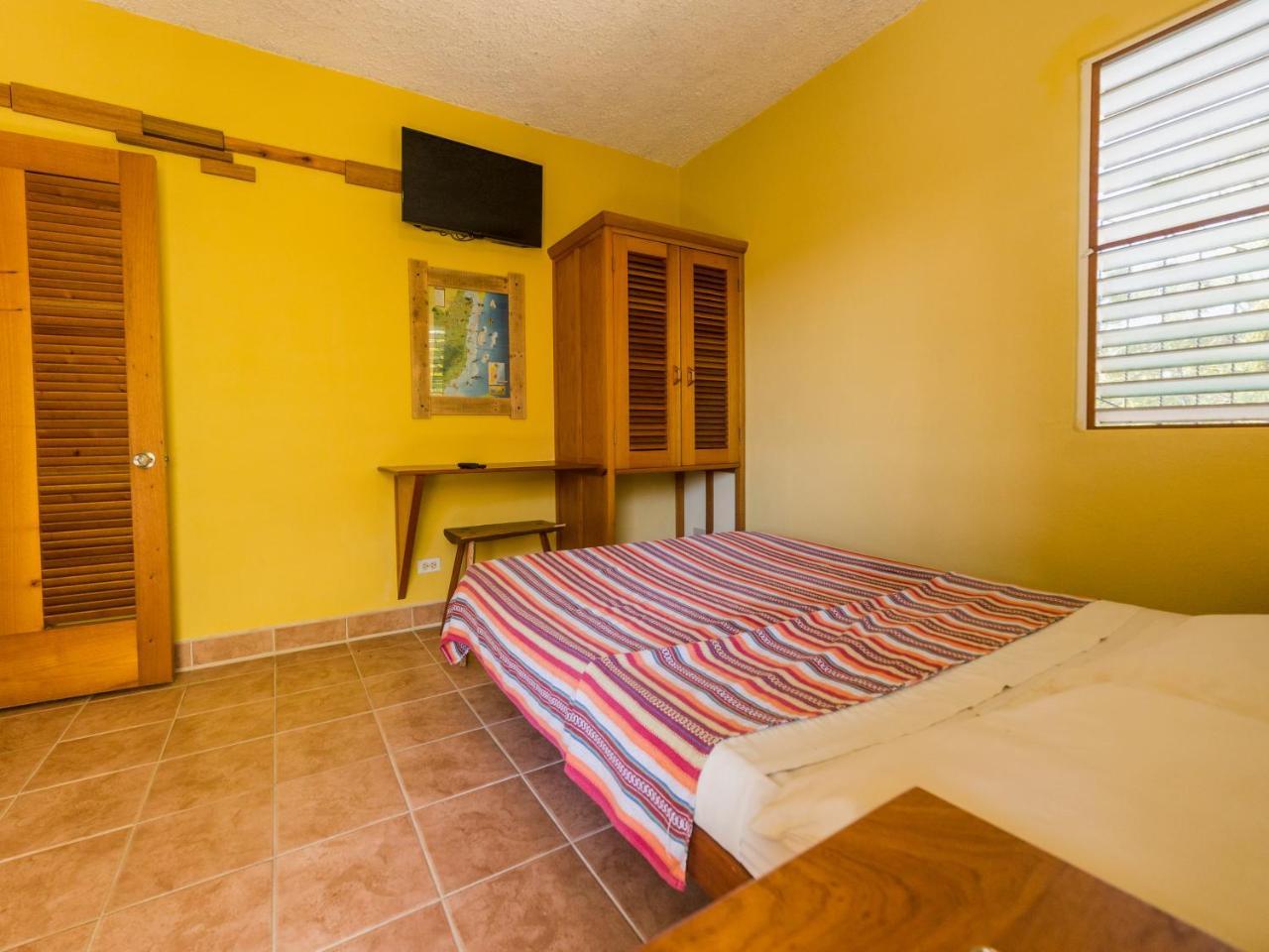 A Piece Of Ground Hostel Punta Gorda Εξωτερικό φωτογραφία