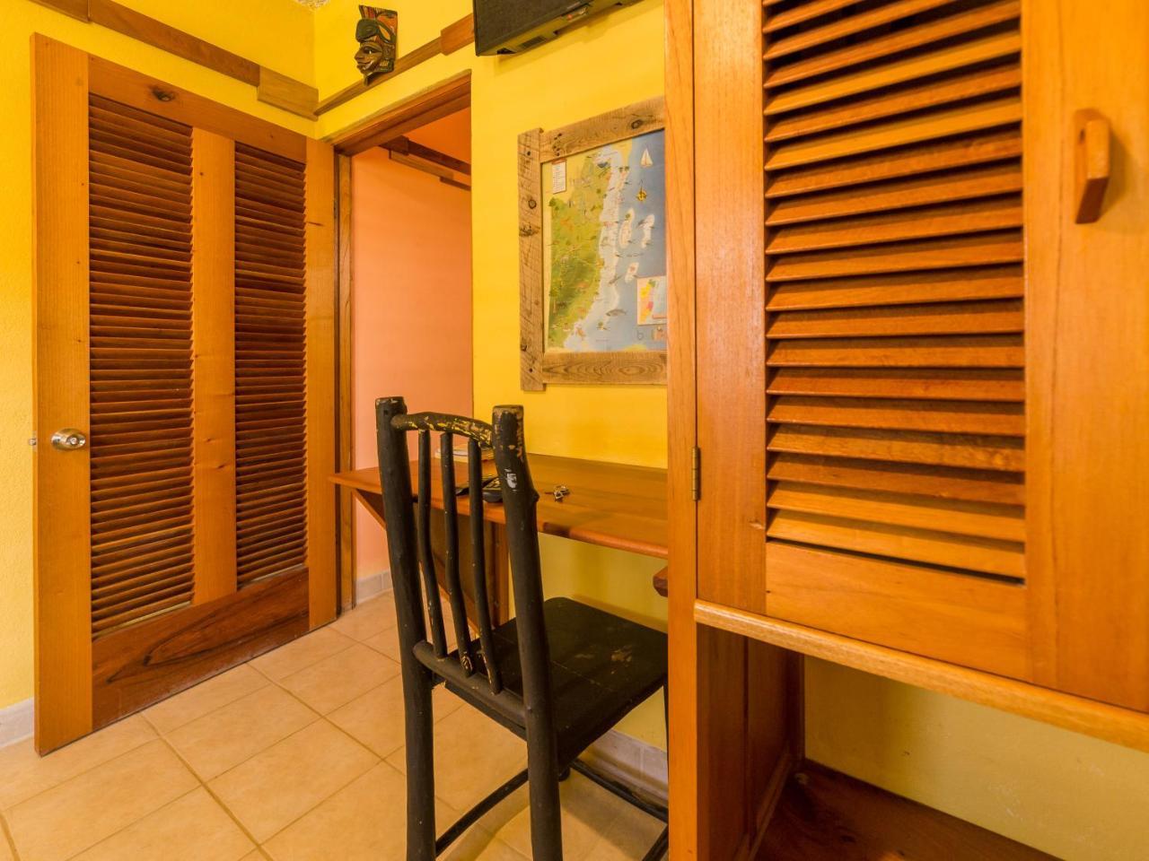 A Piece Of Ground Hostel Punta Gorda Εξωτερικό φωτογραφία