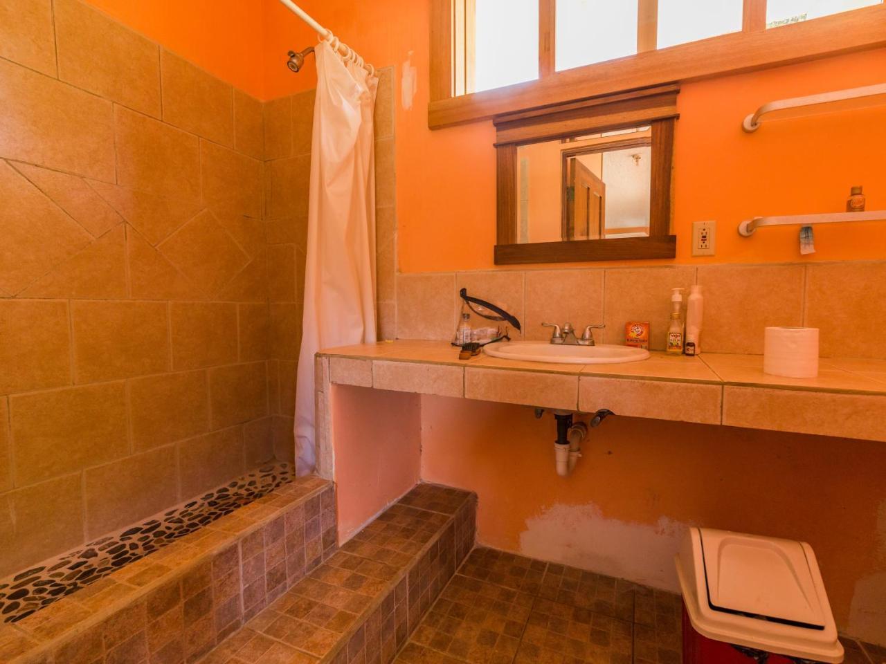 A Piece Of Ground Hostel Punta Gorda Εξωτερικό φωτογραφία